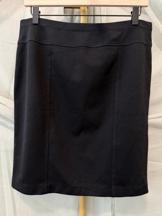 Ellen Tracy Dresses & Skirts - Ellen Tracy Classic Black Pencil Skirt